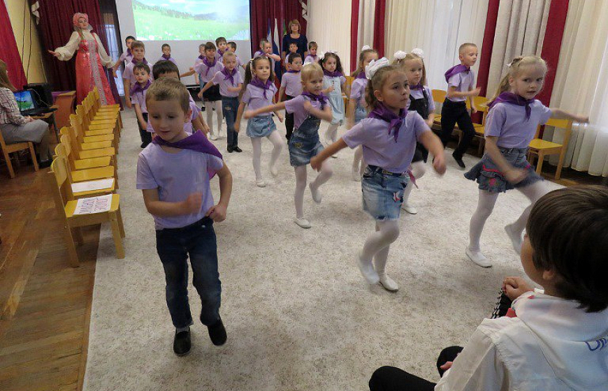 Сотрудник Госавтоинспекции приняла участие в торжественном мероприятии в детском саду